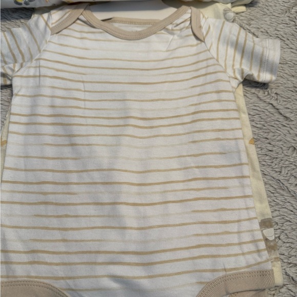 NWT Burts Bees Baby 4 Piece Set Size 9 Months - Picture 4 of 6